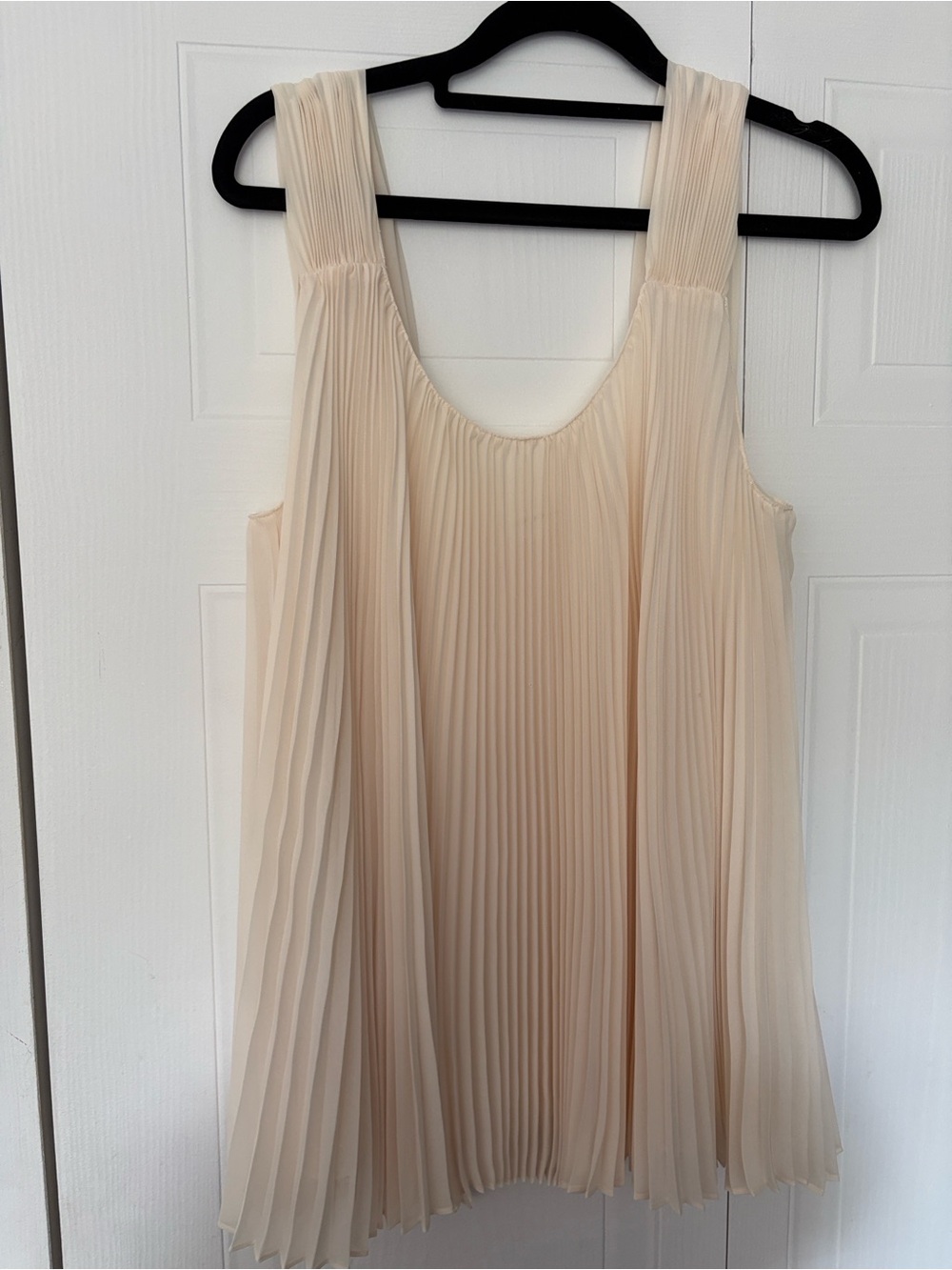 Club Monaco Cream Pleated Sleeveless Top